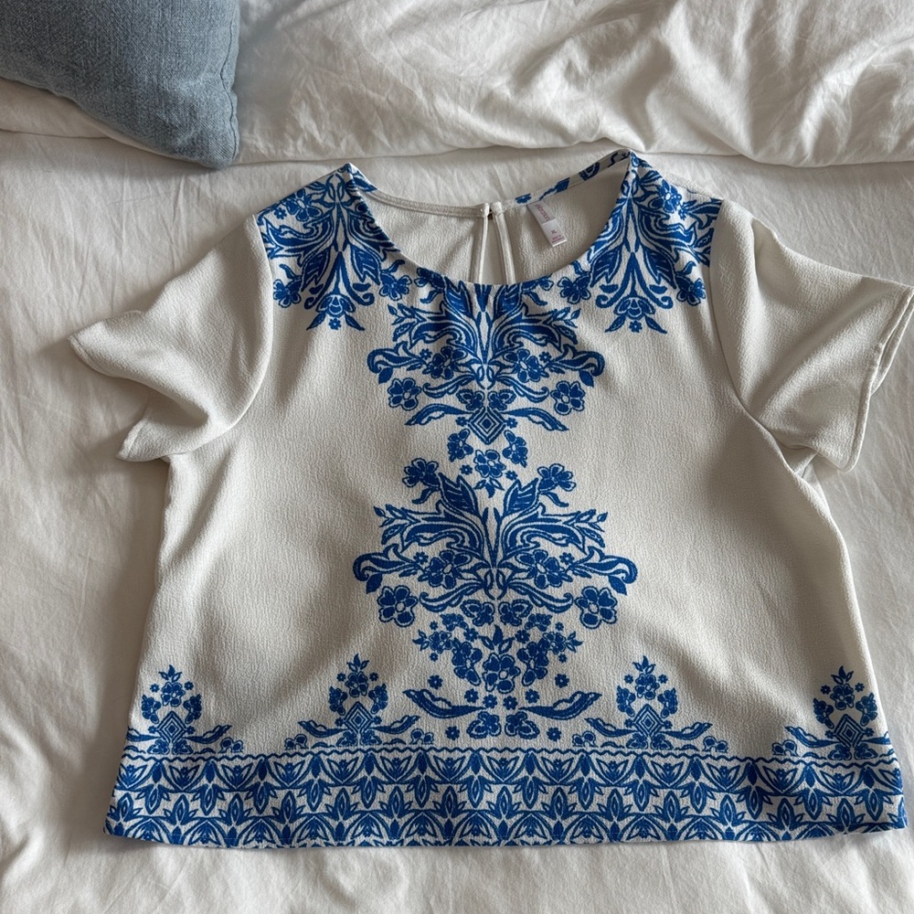 Xhilaration Blue Floral on White Blouse